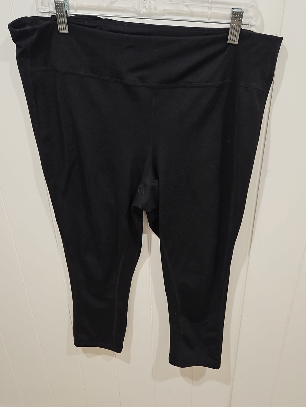 Gap Body Black Capri Leggings
